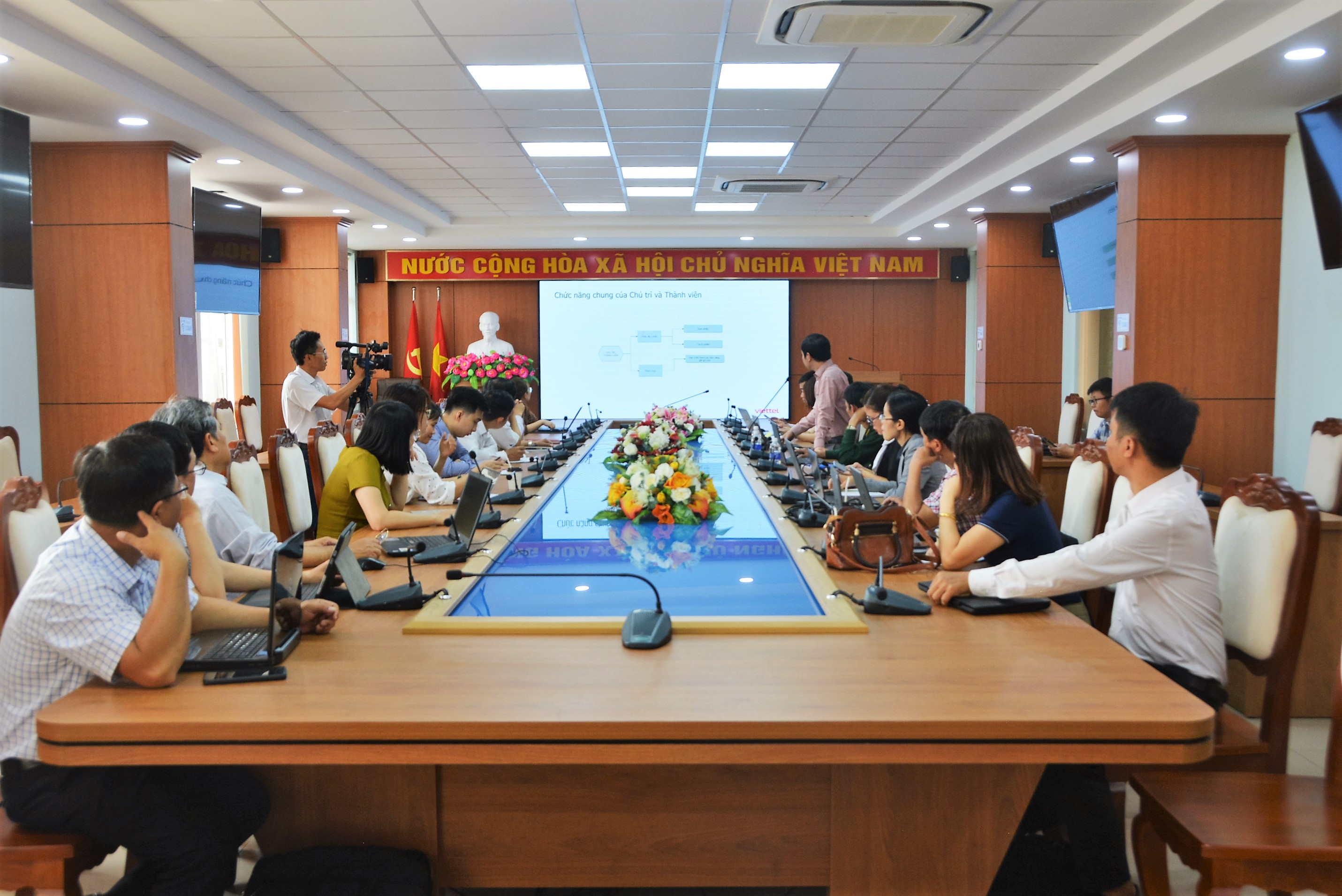 Tập huấn sử dụng phần mềm “hệ thống họp không giấy tờ  (E-CABINET)”